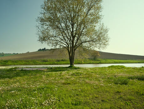 il lago nella valle